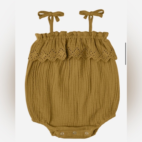 Rylee + Cru Shell Ruffle Romper Toddler Baby Size 12-18 months in Ochre - Picture 3 of 4